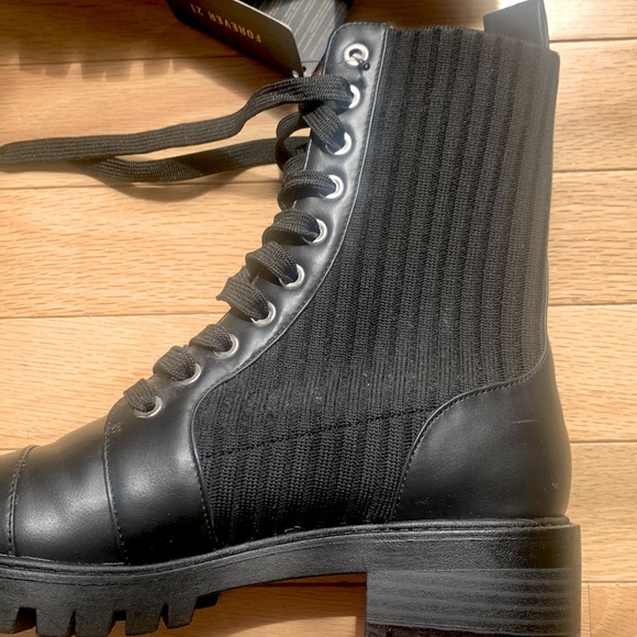 FOREVER 21 NWT SUPER CUTE COMBAT BOOTS WITH COTTON/TEXTURED SIDE SEE 3RD  PIC - Picture 3 of 4